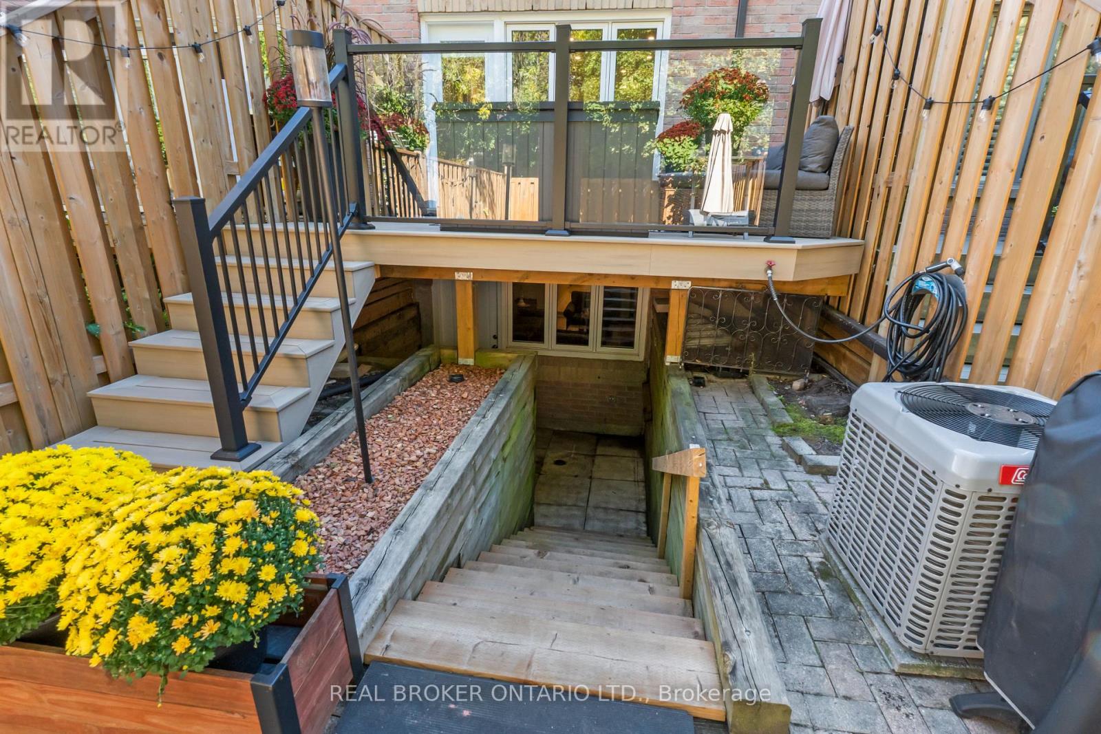 12 St. James Court, Toronto, Ontario  M4X 1X4 - Photo 16 - C13834808