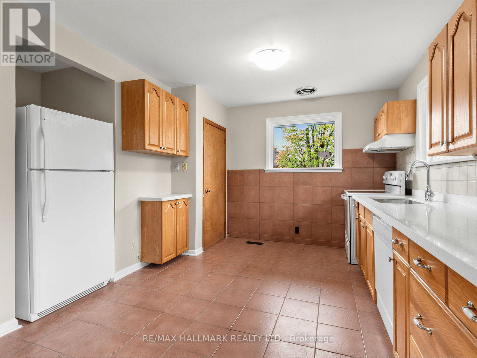 504 Wilson Road S, Oshawa, Ontario  L1H 6C9 - Photo 11 - E13834750