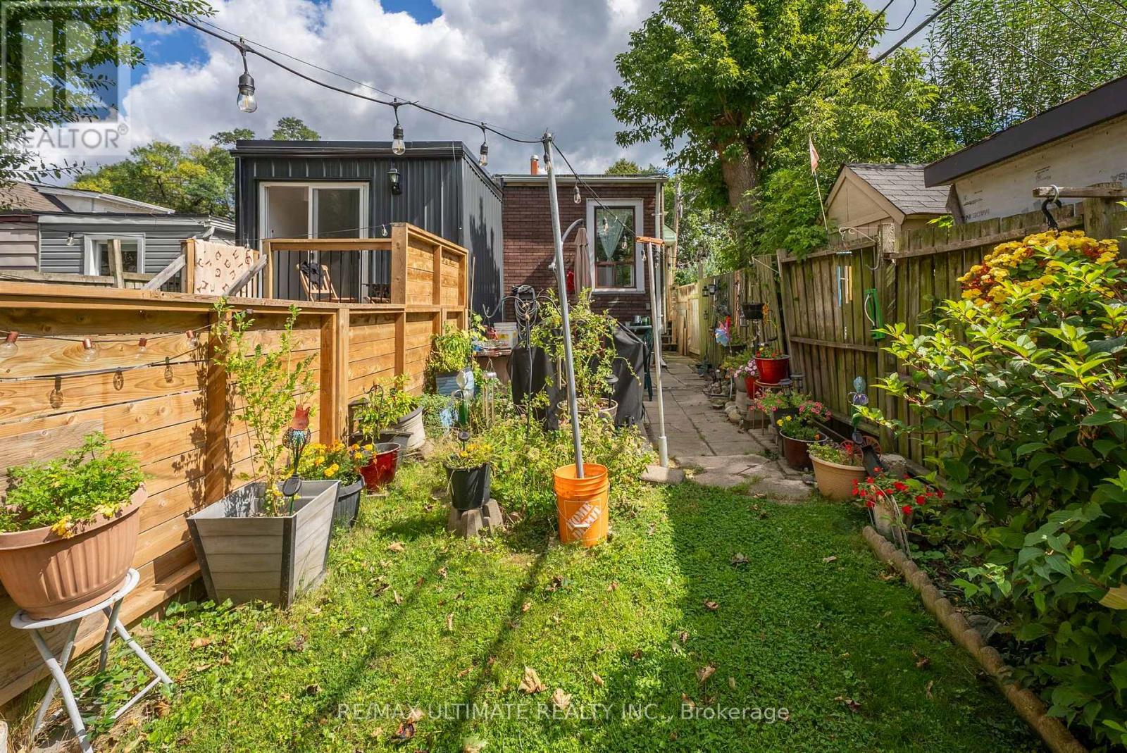 426 Woodfield Road, Toronto (Greenwood-Coxwell), Ontario  M4L 2X3 - Photo 18 - E13834844