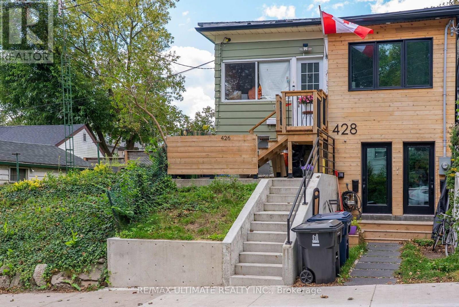 426 Woodfield Road, Toronto (Greenwood-Coxwell), Ontario  M4L 2X3 - Photo 2 - E13834844
