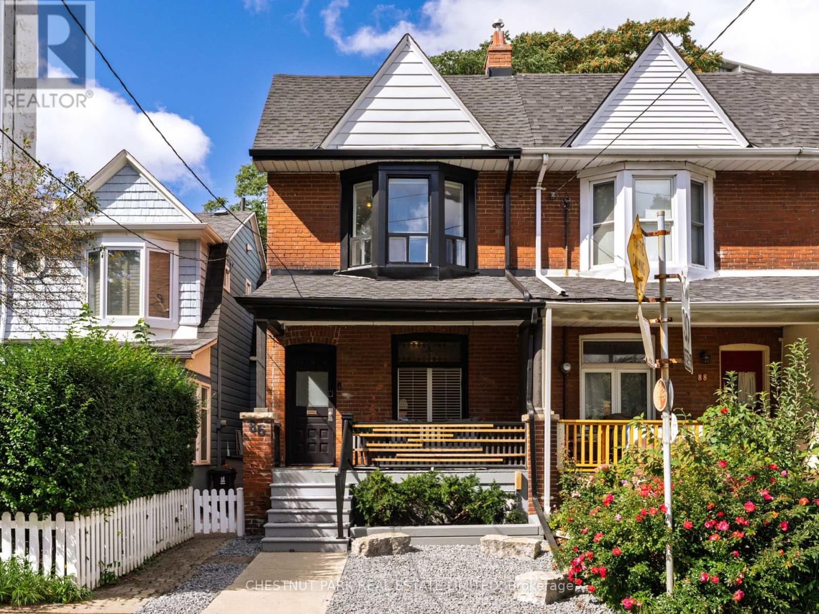 86 CAMBRIDGE AVENUE, Toronto, Ontario