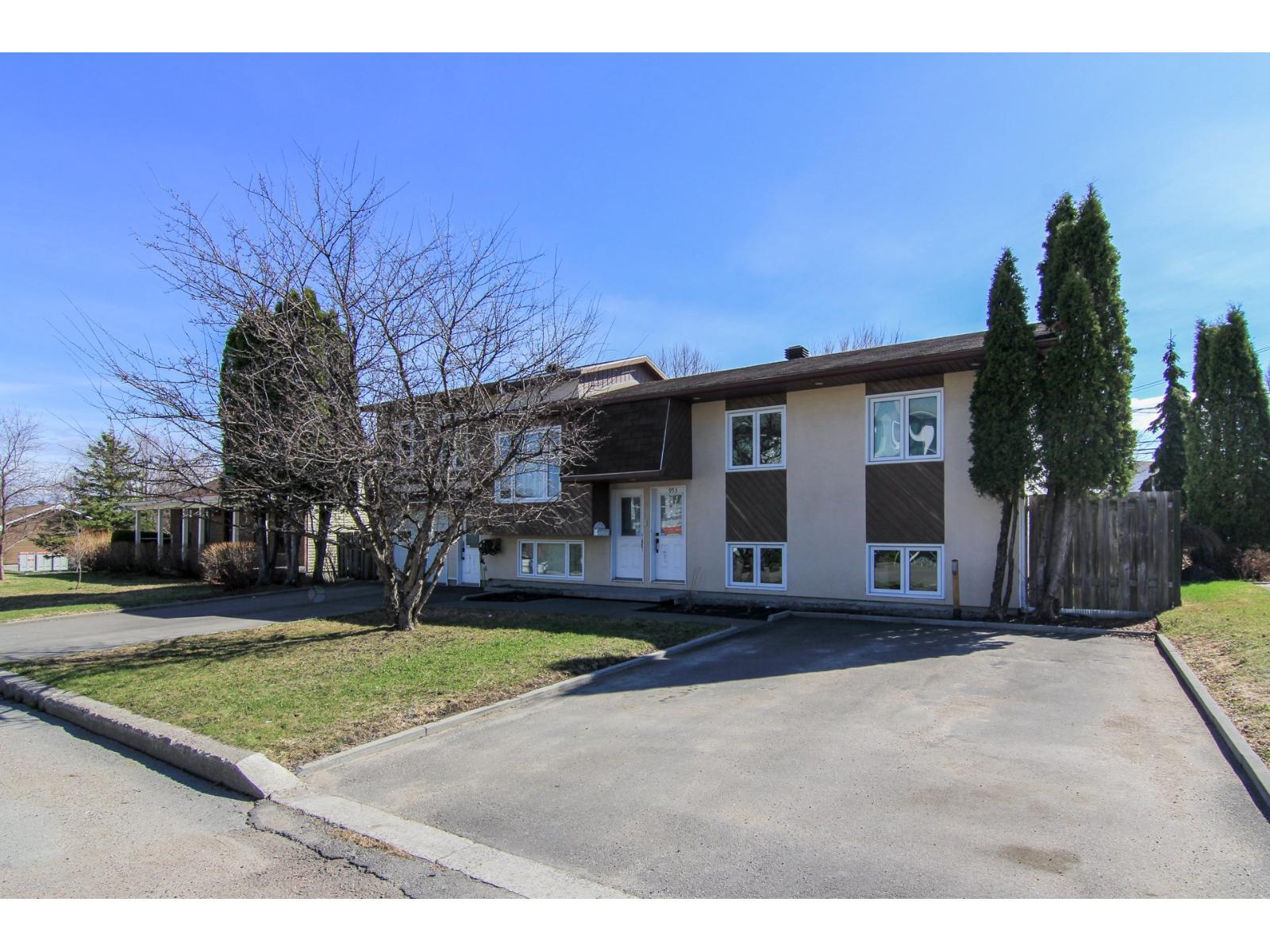 953-955 Rue Thérèse-Casgrain Saguenay (Chicoutimi) Quebec Canada G1R4L6 4