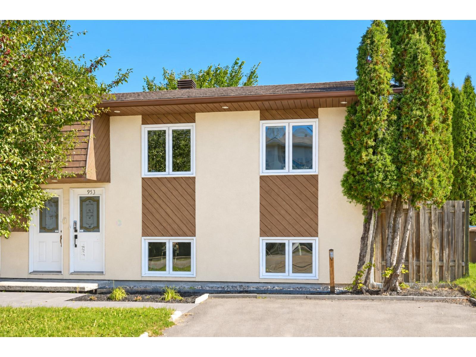 953-955 Rue Thérèse-Casgrain Saguenay (Chicoutimi) Quebec Canada G1R4L6 3