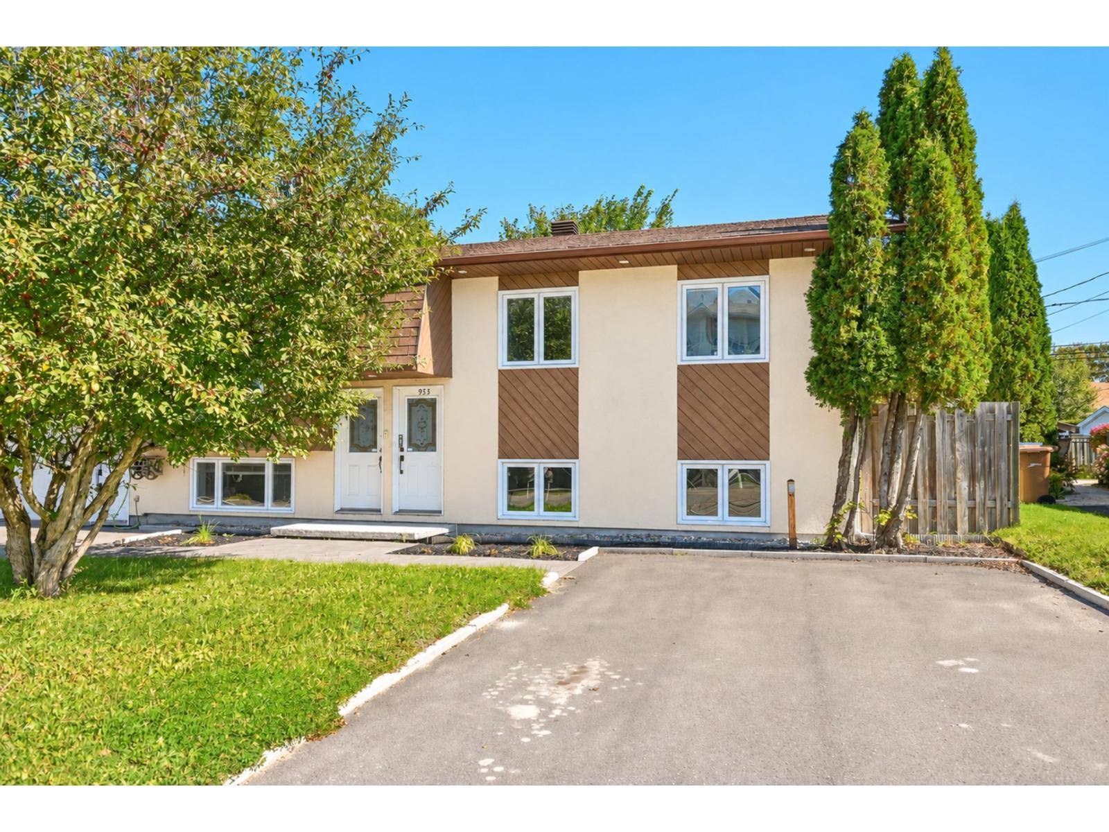 953-955 Rue Thérèse-Casgrain Saguenay (Chicoutimi) Quebec Canada G1R4L6 2