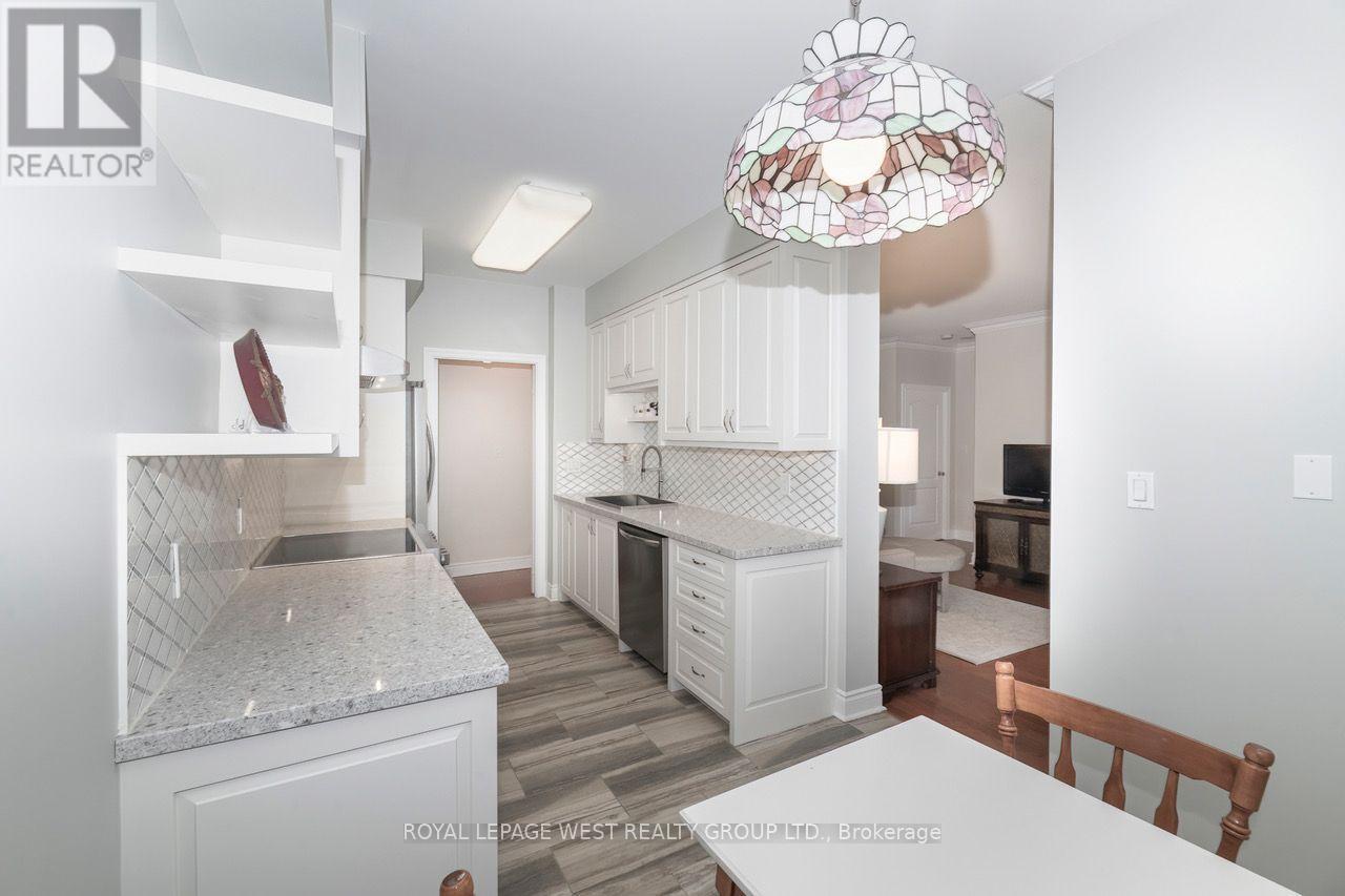 302 - 1 Lomond Drive, Toronto, Ontario  M8X 2Z3 - Photo 11 - W13834756