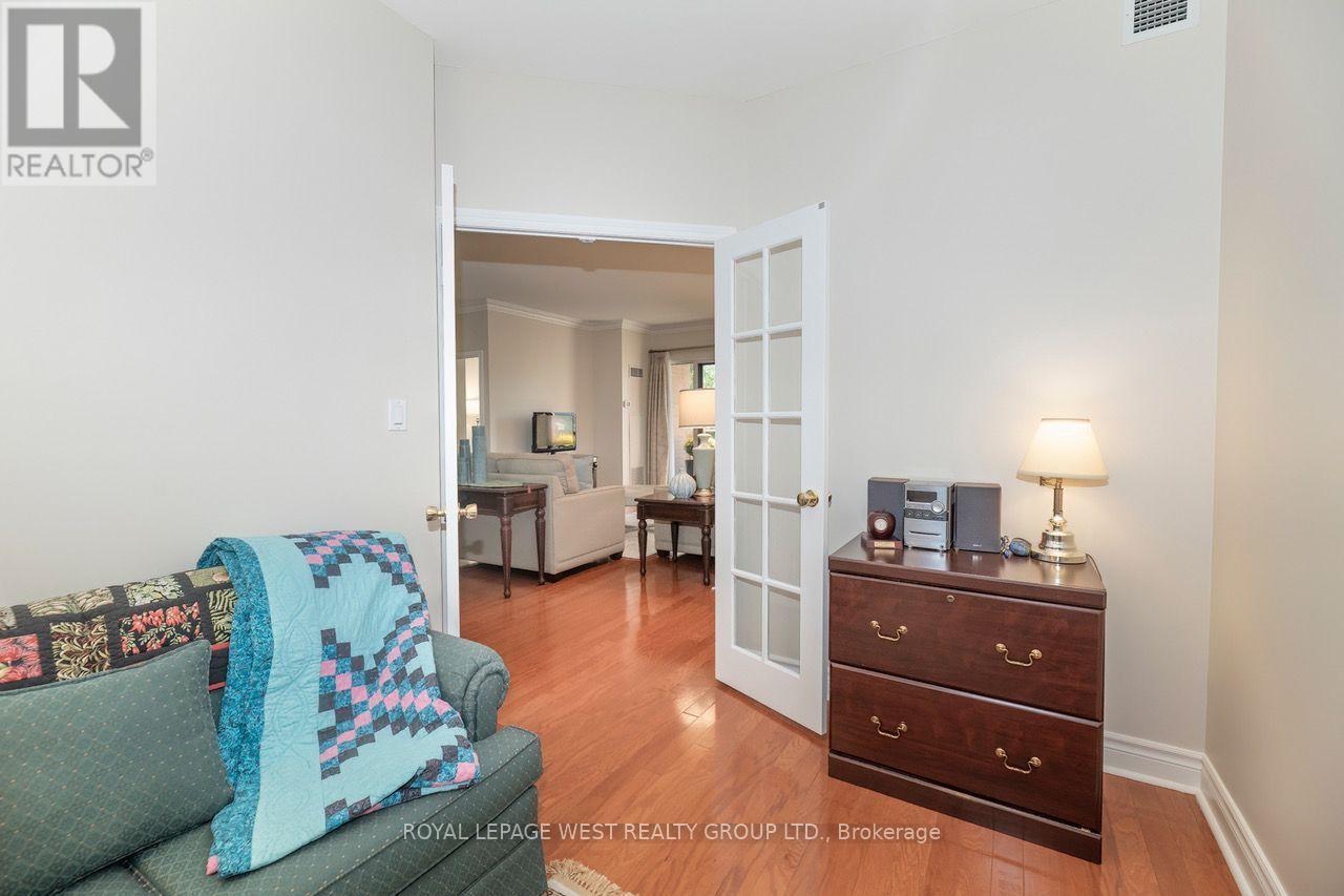 302 - 1 Lomond Drive, Toronto, Ontario  M8X 2Z3 - Photo 13 - W13834756