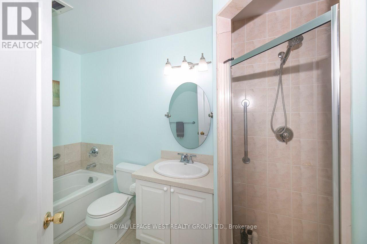 302 - 1 Lomond Drive, Toronto, Ontario  M8X 2Z3 - Photo 16 - W13834756