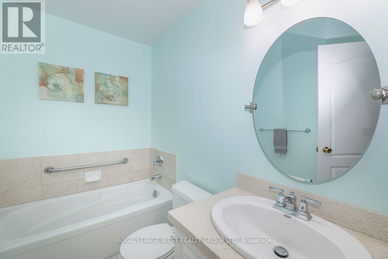 302 - 1 Lomond Drive, Toronto, Ontario  M8X 2Z3 - Photo 17 - W13834756