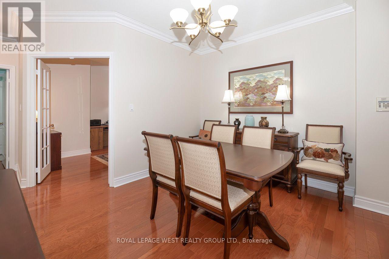 302 - 1 Lomond Drive, Toronto, Ontario  M8X 2Z3 - Photo 6 - W13834756