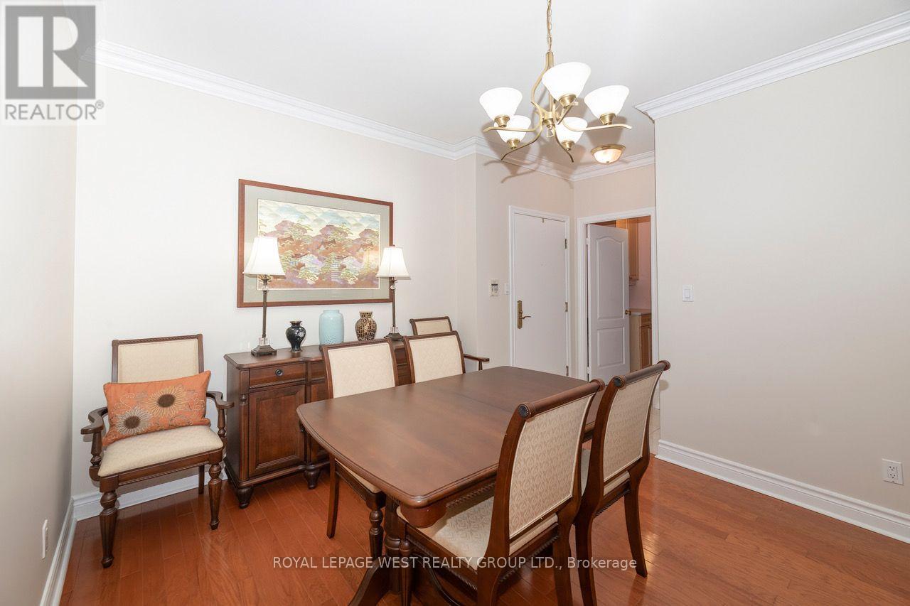 302 - 1 Lomond Drive, Toronto, Ontario  M8X 2Z3 - Photo 8 - W13834756