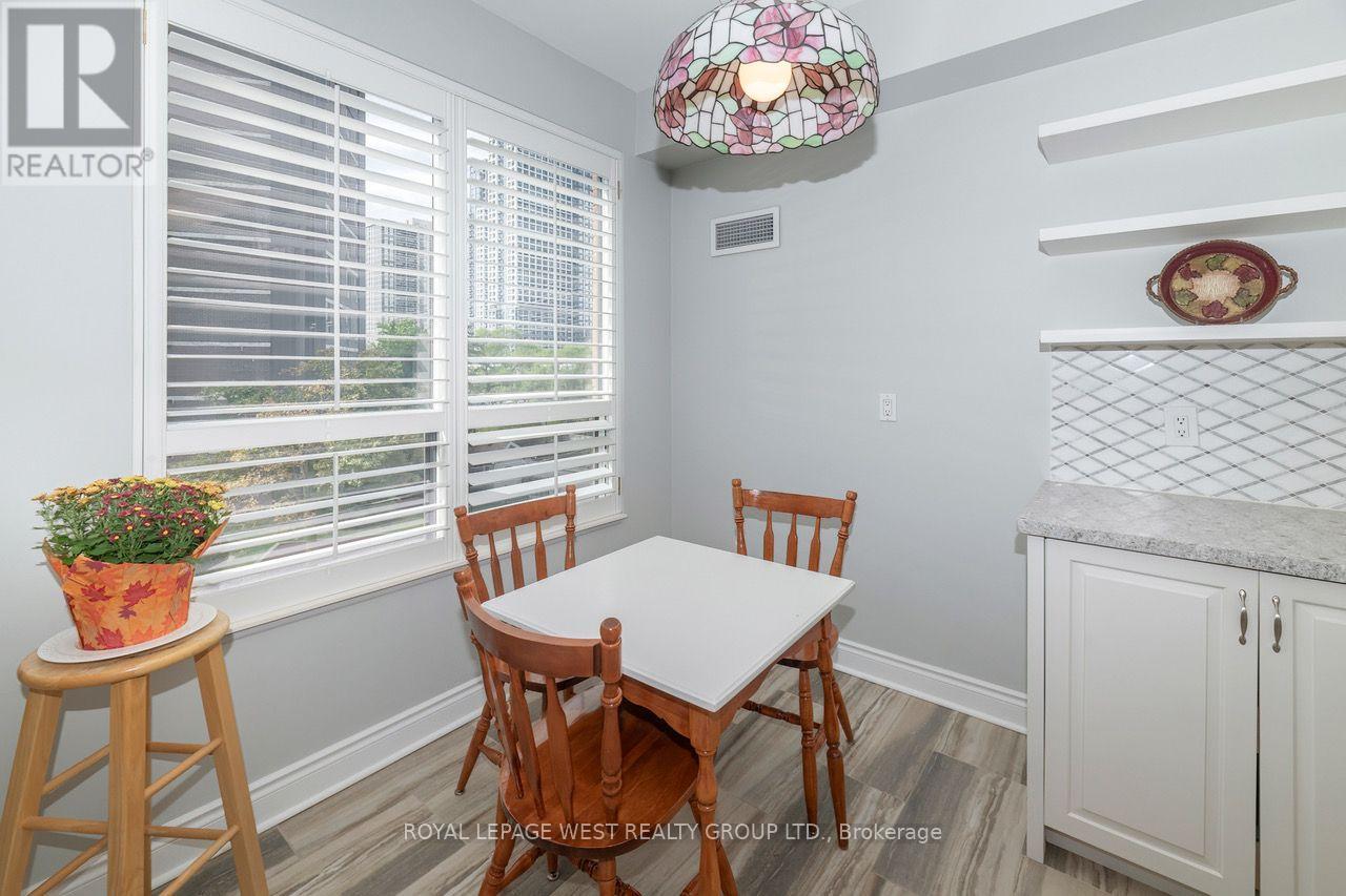302 - 1 Lomond Drive, Toronto, Ontario  M8X 2Z3 - Photo 9 - W13834756