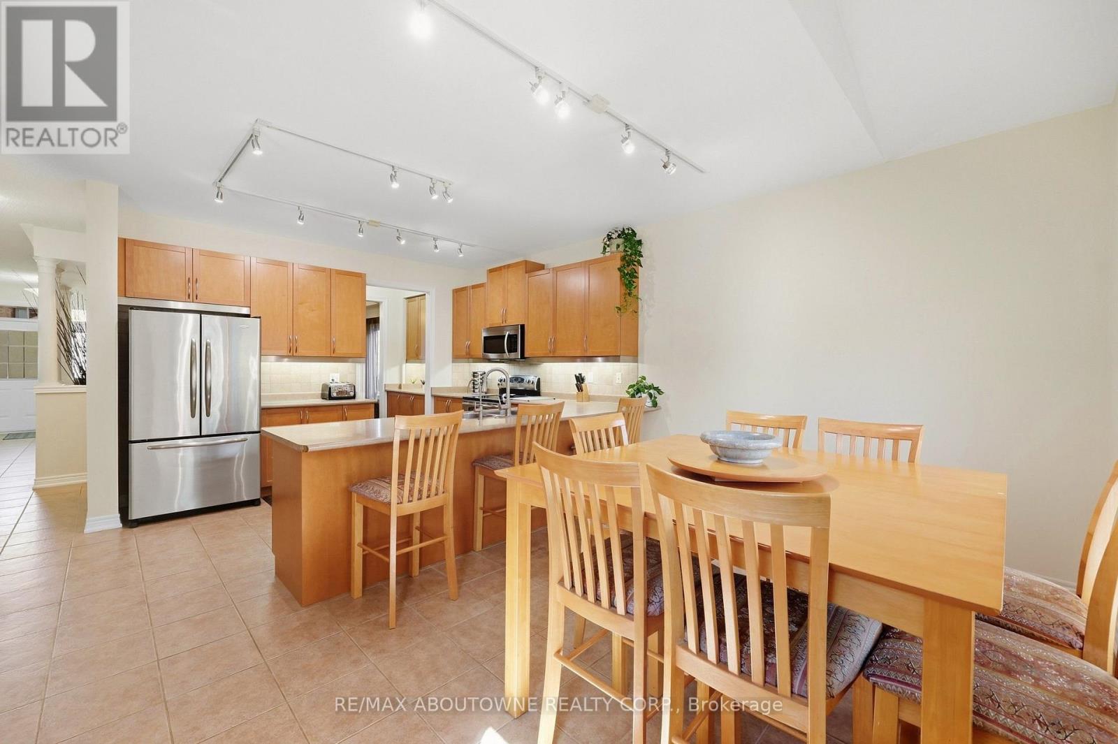 1094 Gorham Way, Milton (Cl Clarke), Ontario  L9T 6N7 - Photo 19 - W13834764