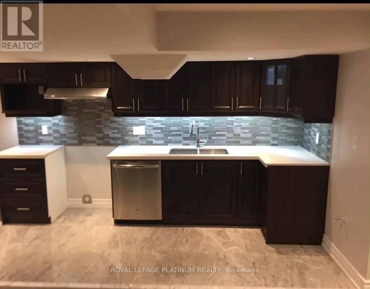 Bsmt - 11 Oxendon Road, Brampton (Northwest Brampton), Ontario  L7A 4M4 - Photo 3 - W13834776