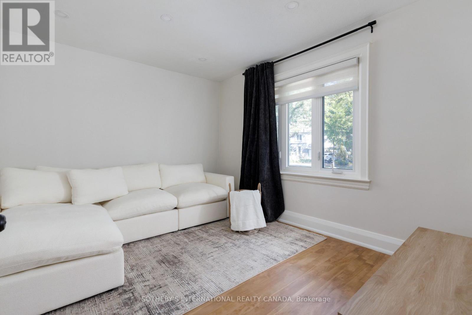 1048 Royal York Road, Toronto (Kingsway South), Ontario  M8X 2G7 - Photo 10 - W13834866
