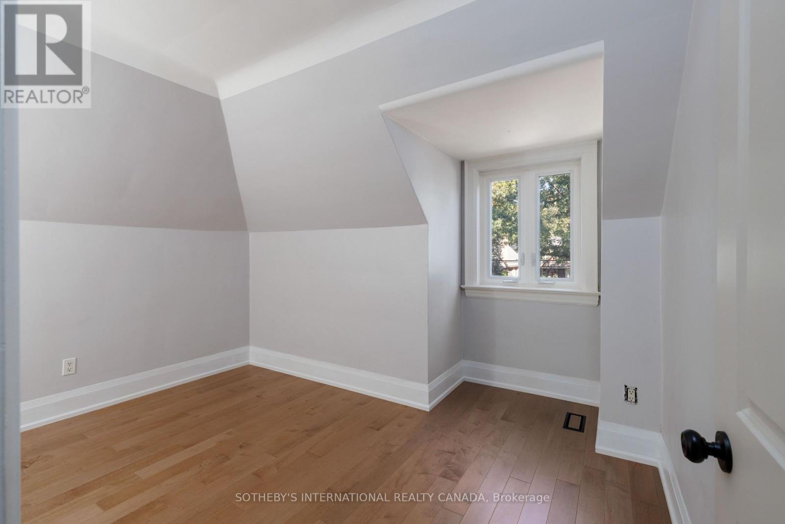 1048 Royal York Road, Toronto (Kingsway South), Ontario  M8X 2G7 - Photo 18 - W13834866