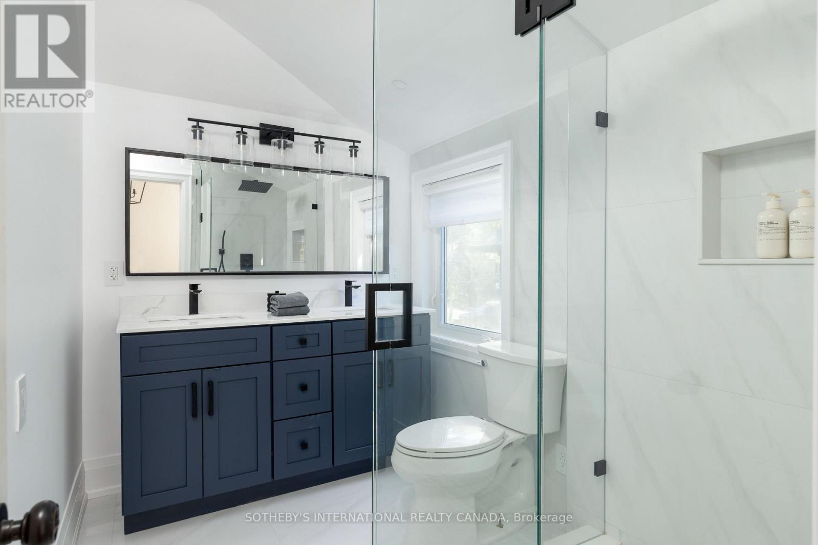 1048 Royal York Road, Toronto (Kingsway South), Ontario  M8X 2G7 - Photo 22 - W13834866