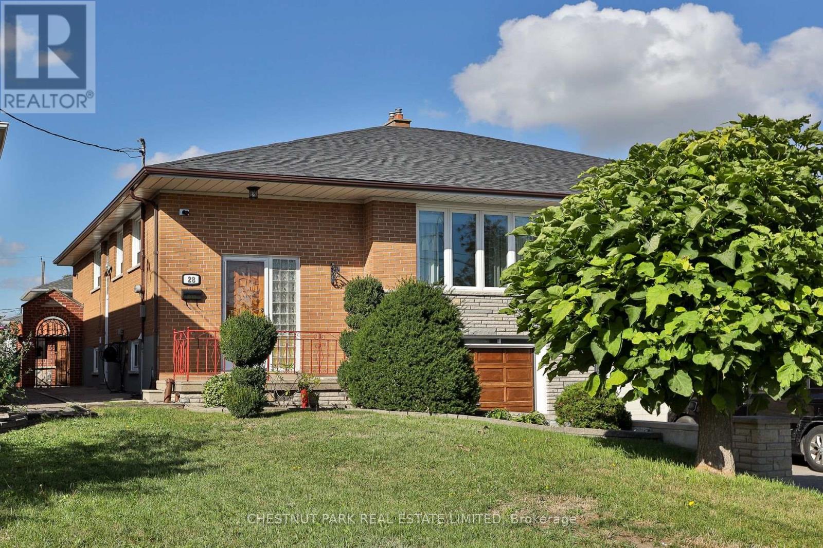 28 CHARRINGTON CRESCENT, toronto (glenfield-jane heights), Ontario