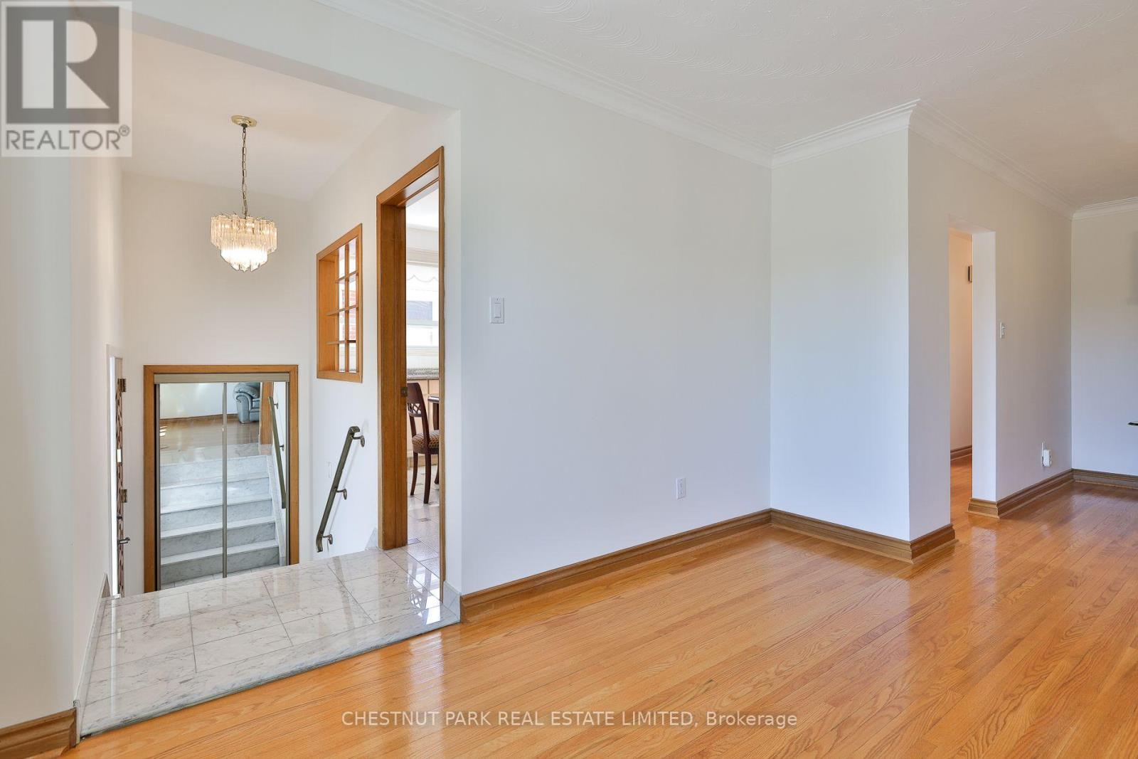 28 Charrington Crescent, Toronto, Ontario  M3L 2C4 - Photo 3 - W13834886