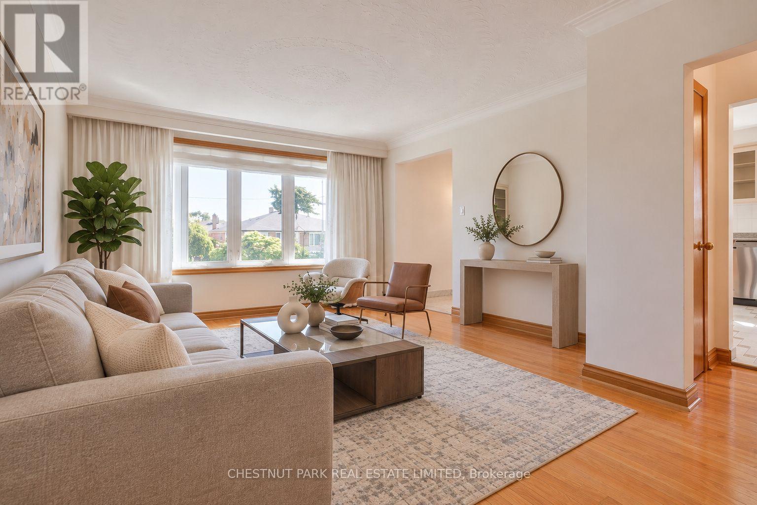 28 Charrington Crescent, Toronto, Ontario  M3L 2C4 - Photo 6 - W13834886