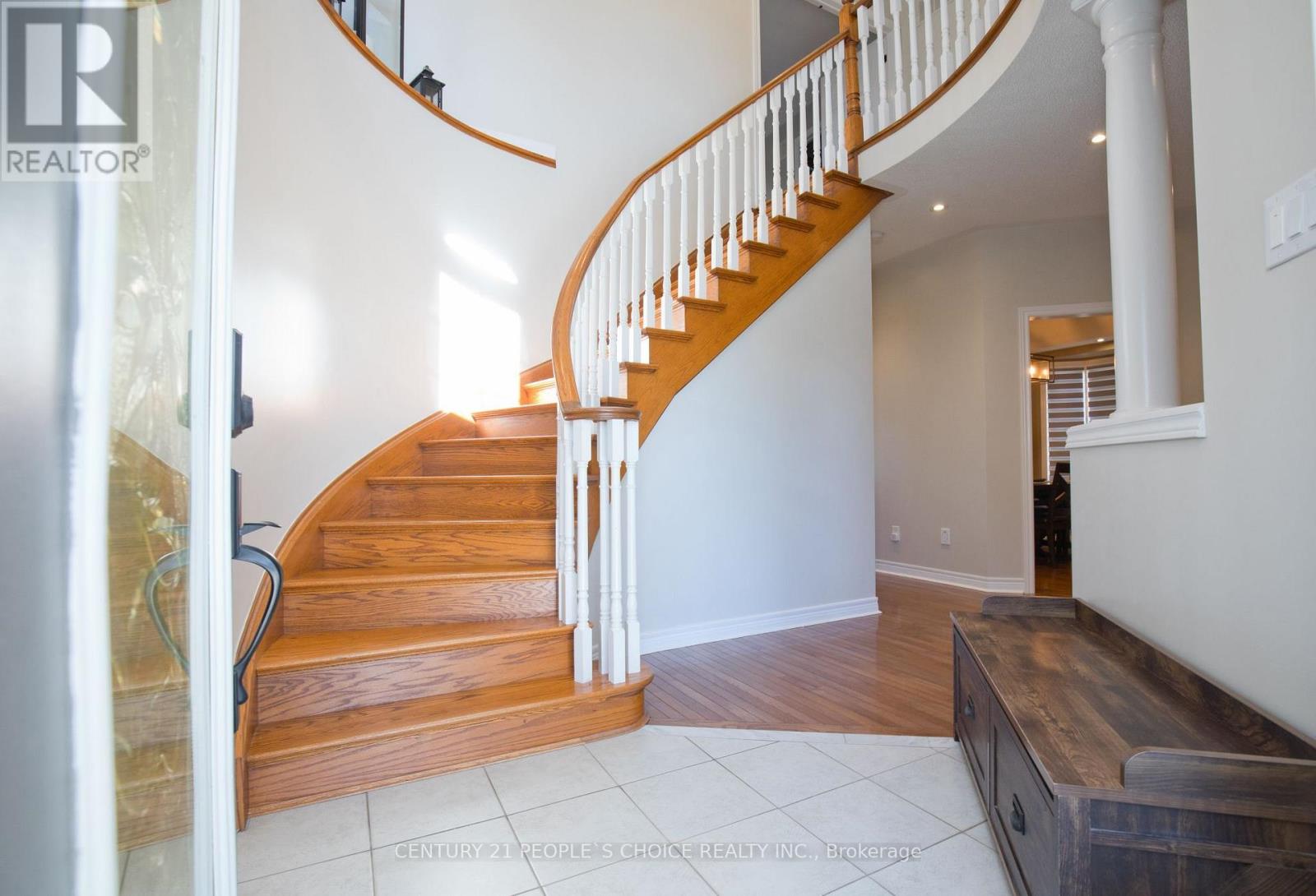 58 Collingwood Avenue, Brampton (Snelgrove), Ontario  L7A 1L7 - Photo 4 - W13834890