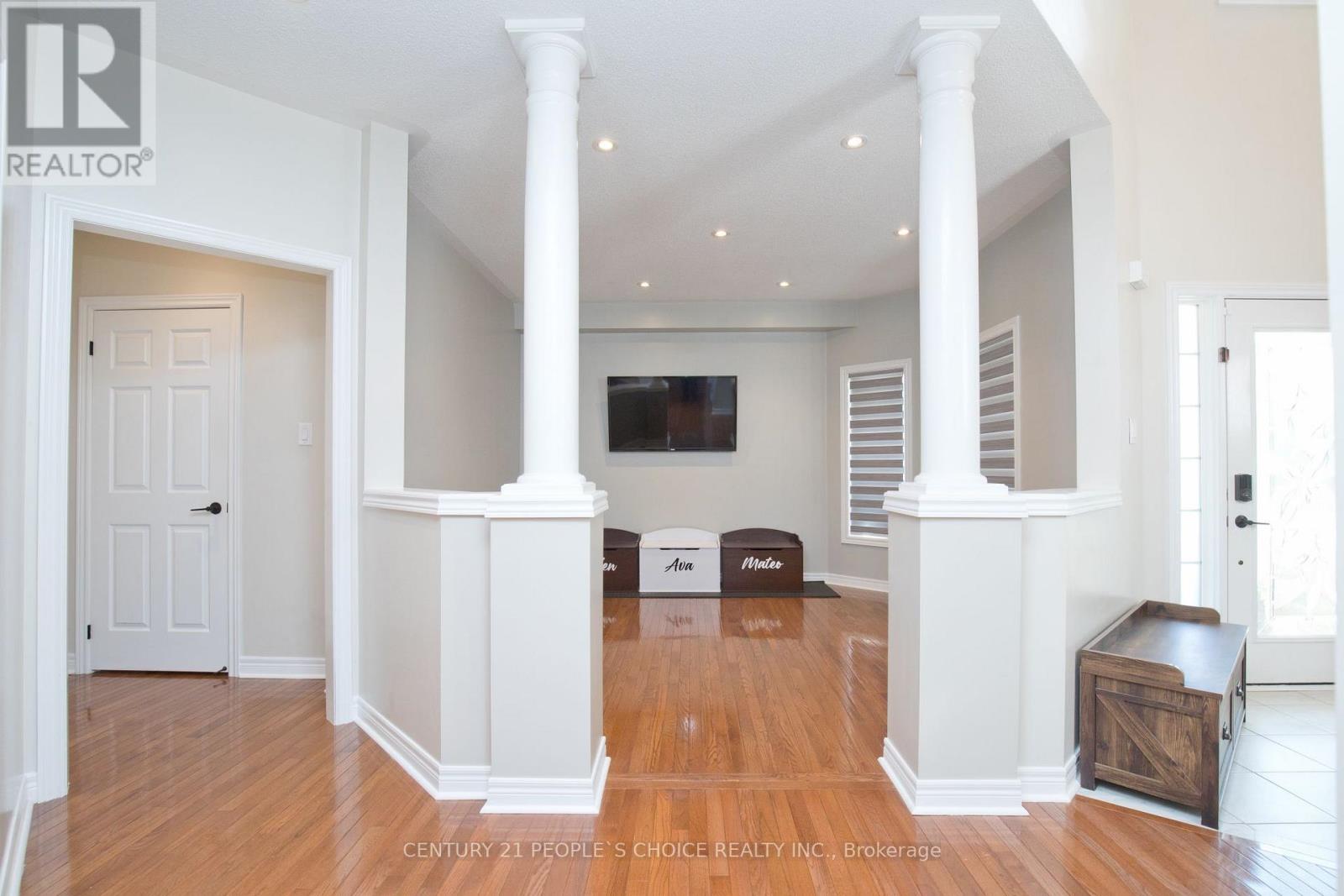 58 Collingwood Avenue, Brampton (Snelgrove), Ontario  L7A 1L7 - Photo 5 - W13834890