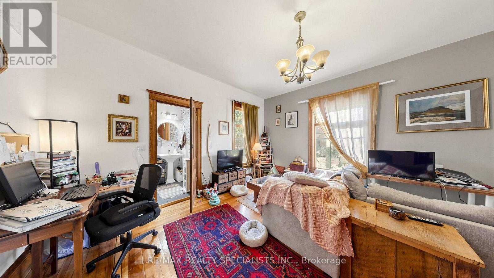 1316 King Street E, Hamilton (Delta), Ontario  L8M 1H3 - Photo 2 - X13834820