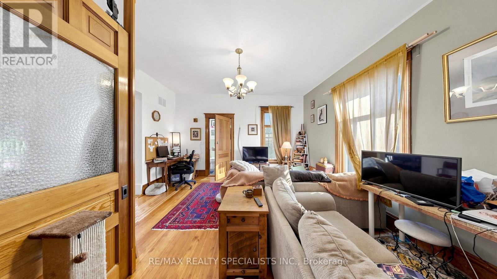 1316 King Street E, Hamilton (Delta), Ontario  L8M 1H3 - Photo 4 - X13834820
