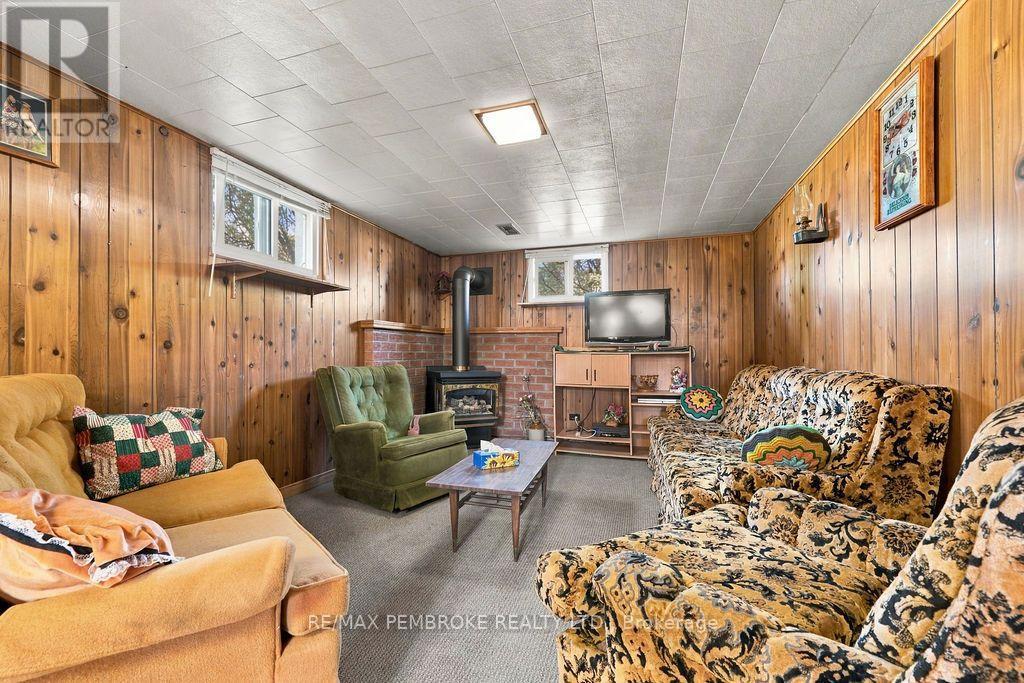 41 Centre Street W, Petawawa, Ontario  K8A 7E8 - Photo 30 - X13834228
