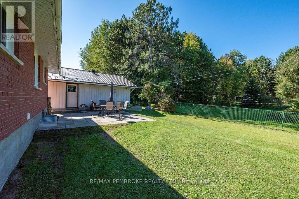 41 Centre Street W, Petawawa, Ontario  K8A 7E8 - Photo 39 - X13834228
