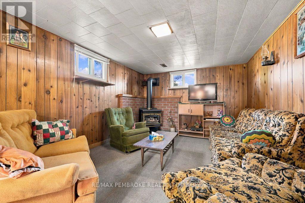 41 Centre Street W, Petawawa, Ontario  K8A 7E8 - Photo 31 - X13834228
