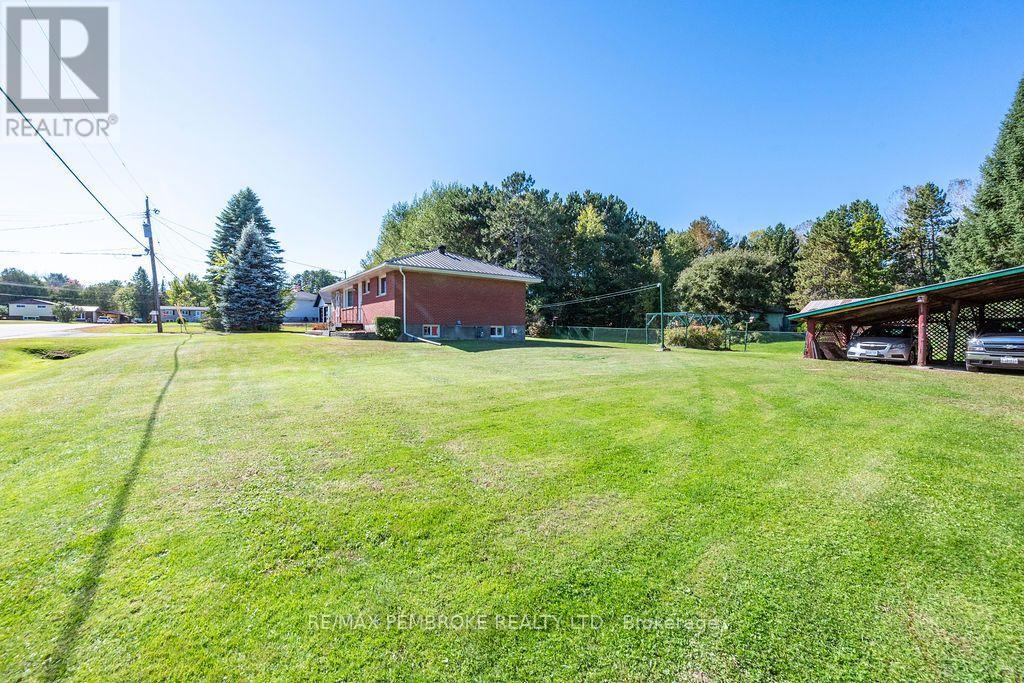 41 Centre Street W, Petawawa, Ontario  K8A 7E8 - Photo 43 - X13834228