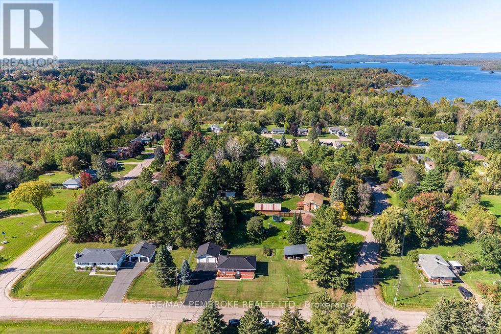41 Centre Street W, Petawawa, Ontario  K8A 7E8 - Photo 47 - X13834228