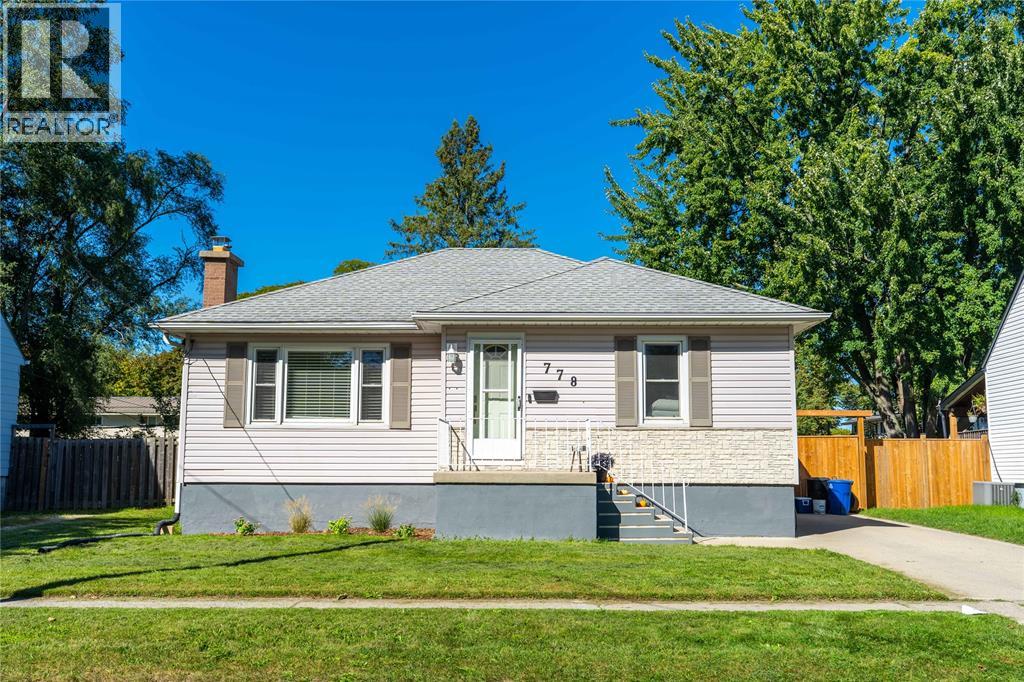 778 WELLINGTON STREET,Sarnia,Ontario,N7T1J6,Canada