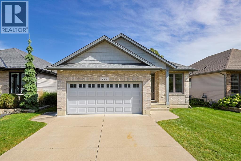 229 MEADOWLARK LANE, Sarnia, Ontario