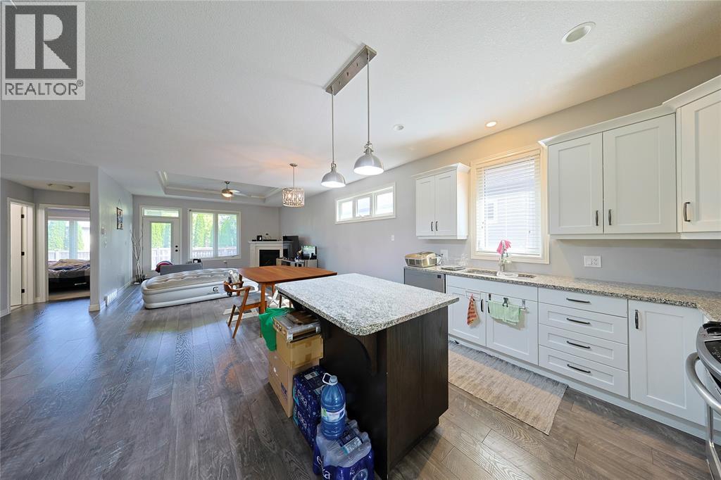 229 Meadowlark Lane, Sarnia, Ontario  N7S 0B6 - Photo 4 - 26023706