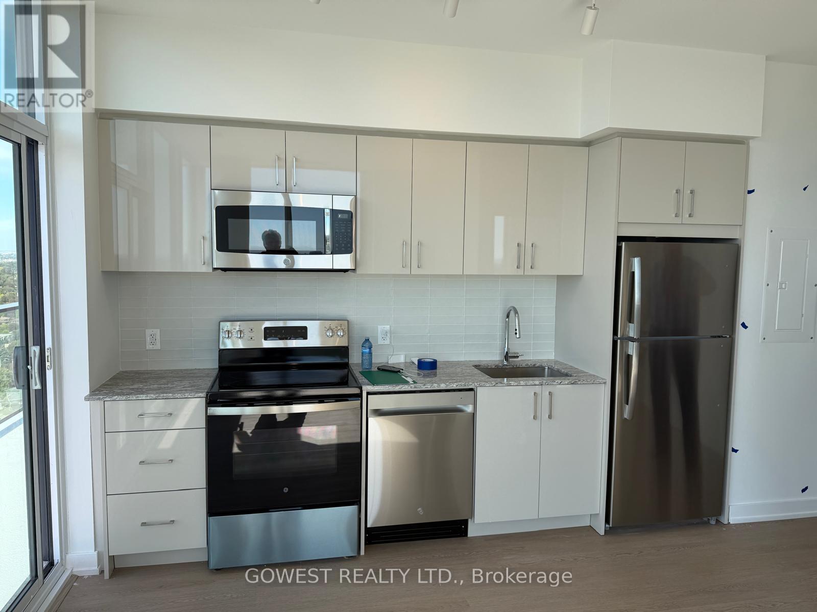 2715 - 4010 Eglinton Avenue W, Toronto, Ontario  M9A 0G5 - Photo 5 - W13833248