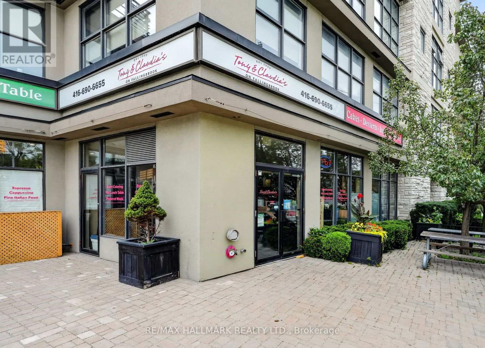 158 FALLINGBROOK ROAD, Toronto, Ontario