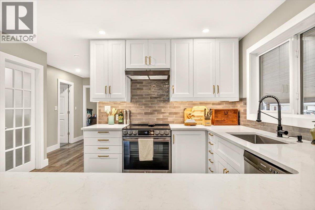 36 Mt Trinity Avenue, Fernie, British Columbia  V0B 1M3 - Photo 15 - 10402017