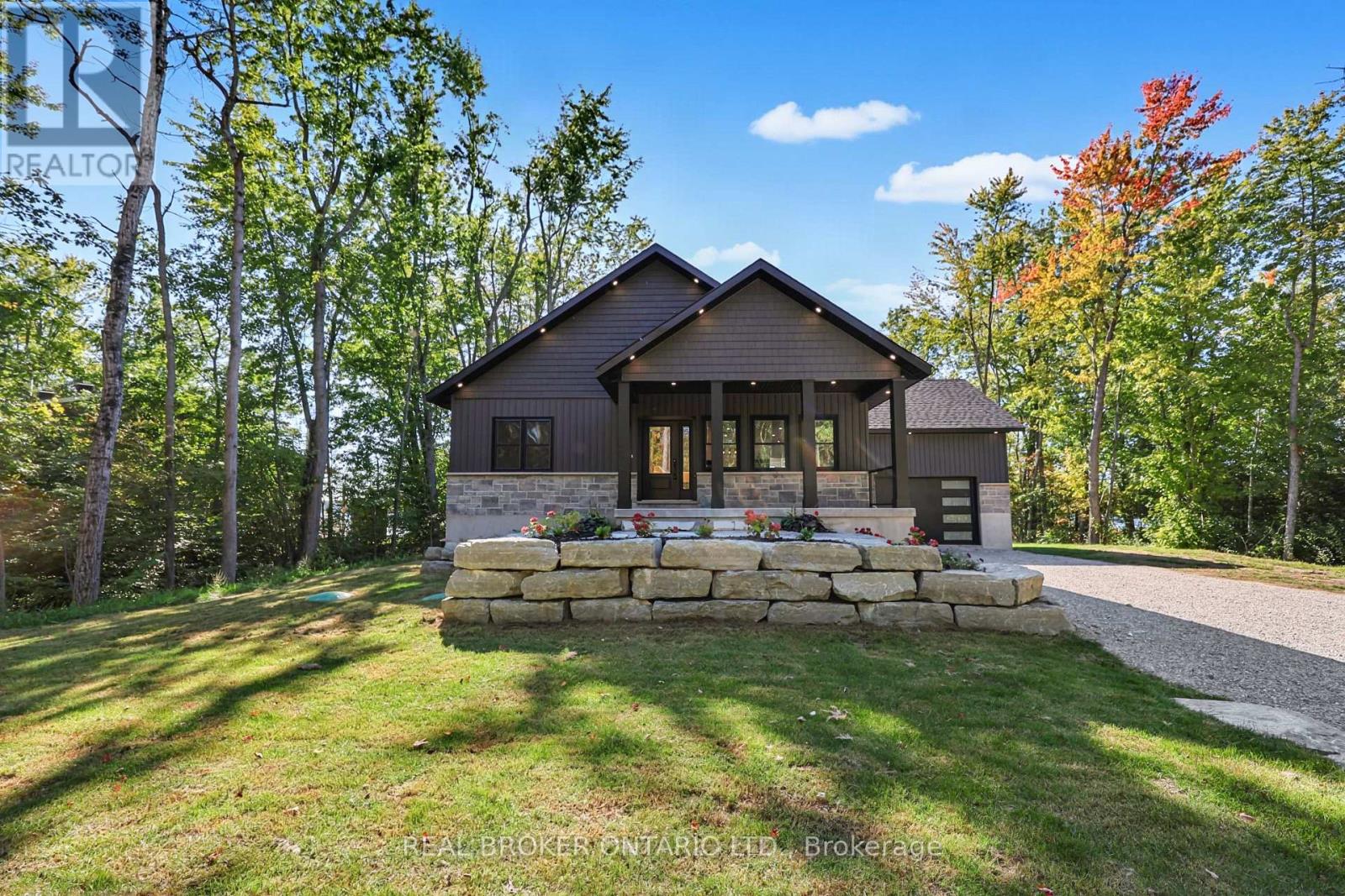 35 Young Street, Kawartha Lakes, Ontario  L0K 1W0 - Photo 1 - X13830320