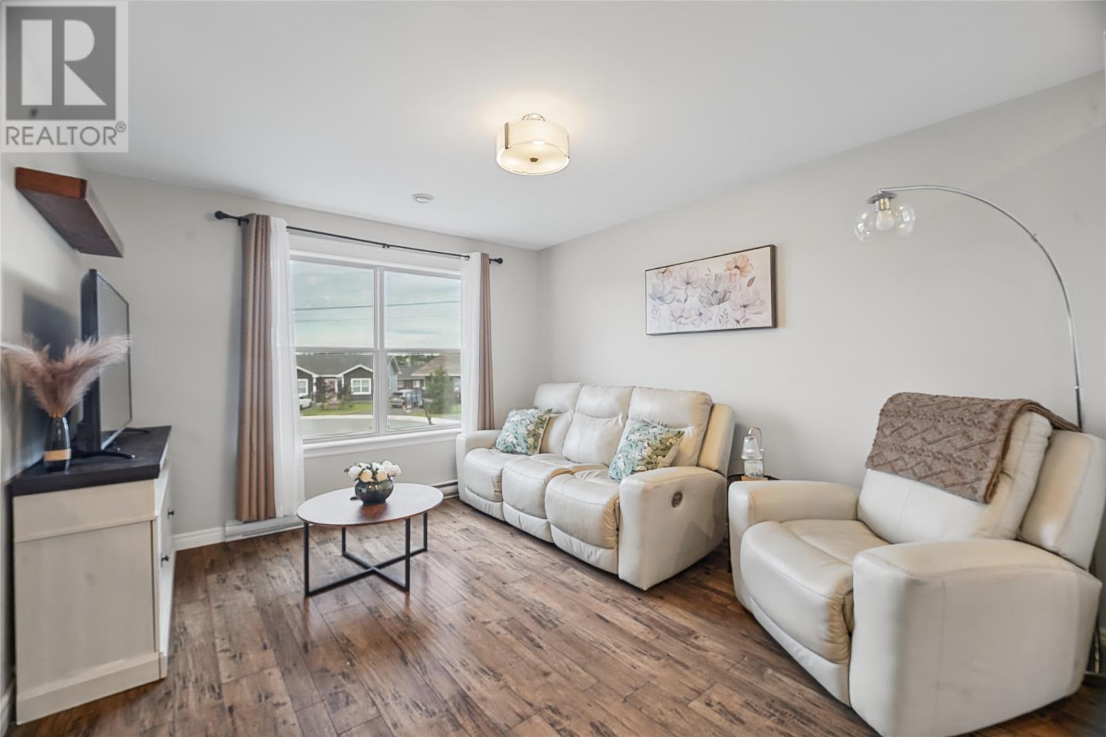6 Timber Place photo 4