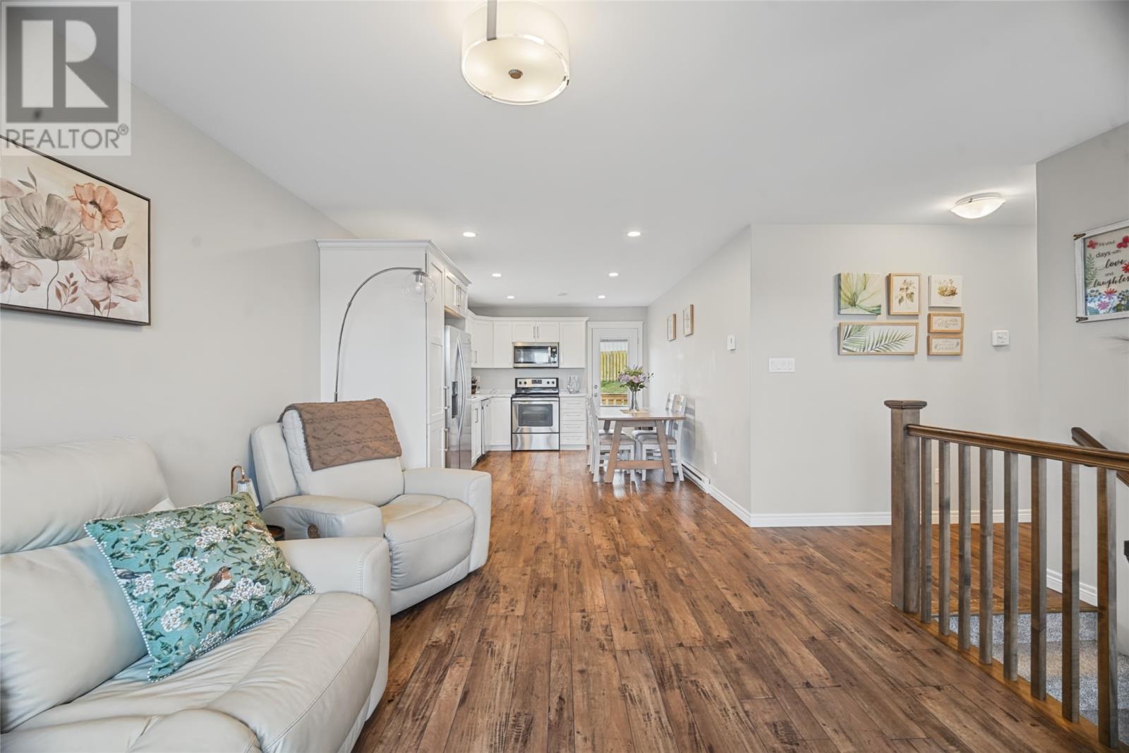 6 Timber Place photo 6