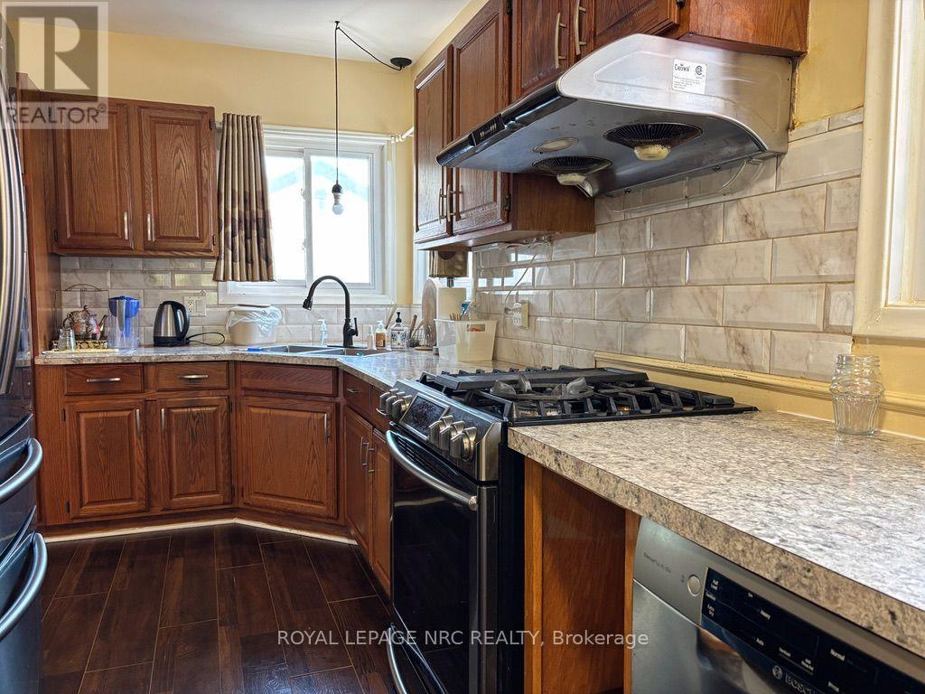 11 Rebecca Street, St. Catharines, Ontario  L2S 2G7 - Photo 9 - X13835202