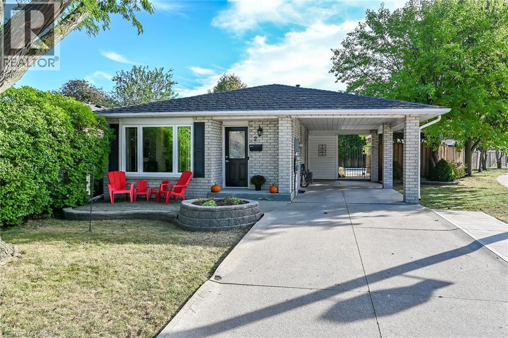 2 ADLER Avenue, Hamilton, Ontario