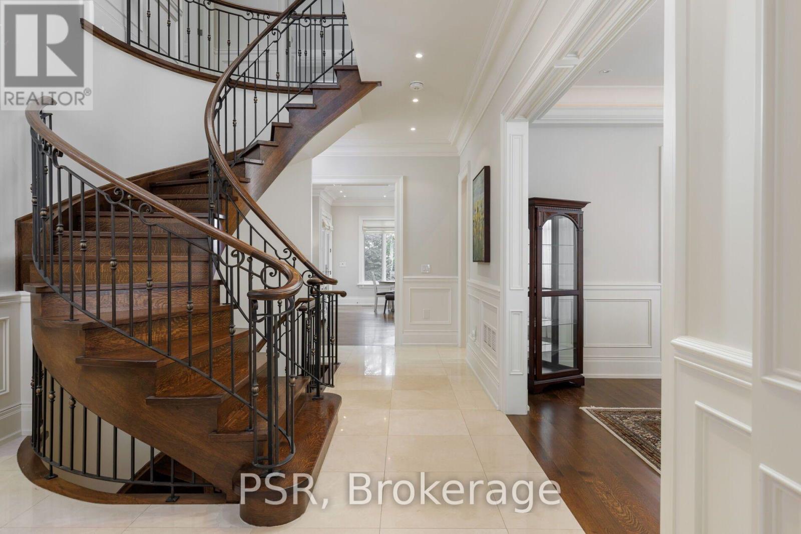 94 Munro Boulevard, Toronto, Ontario  M2P 1C4 - Photo 9 - C13835204