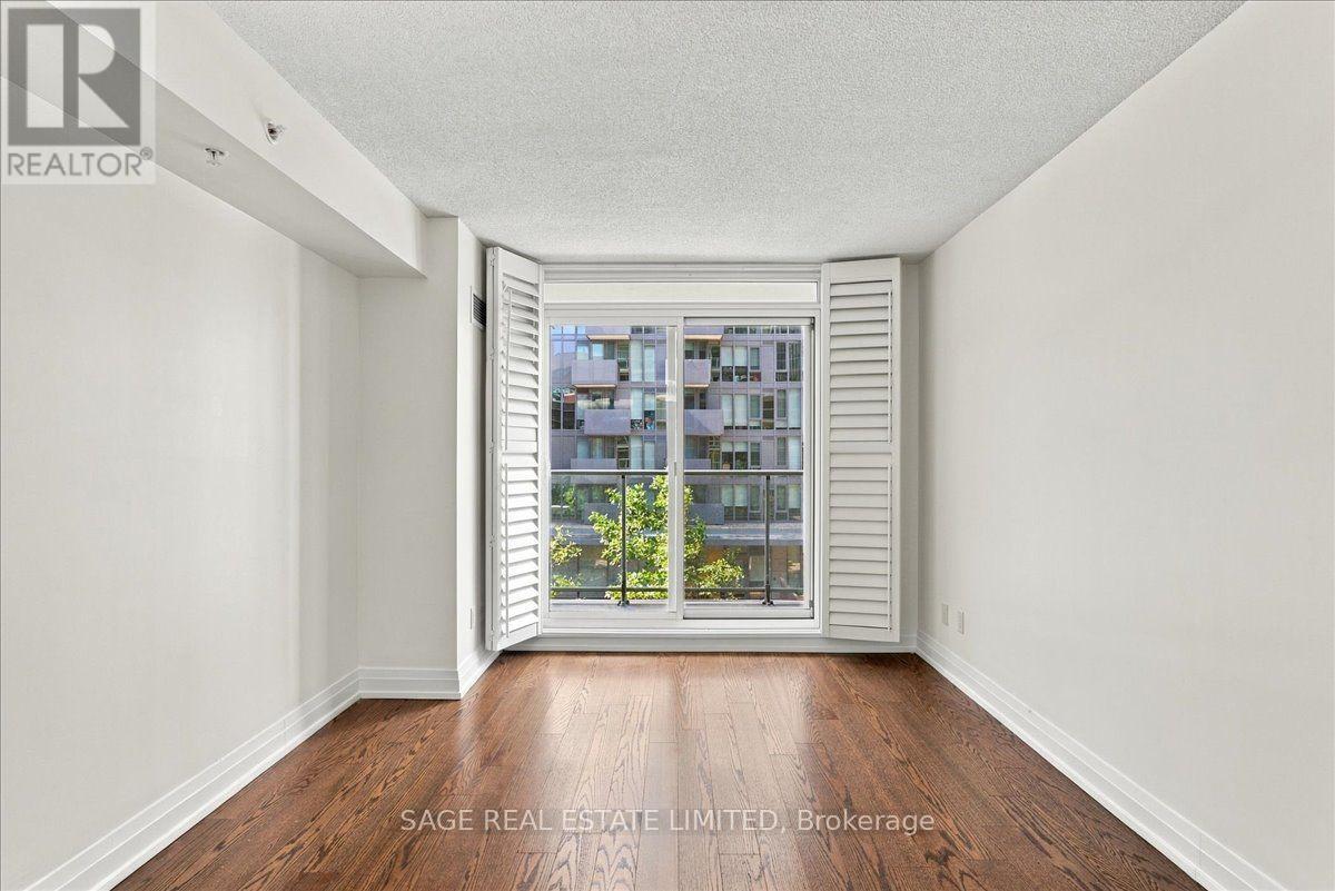 W204 - 565 Wilsom Avenue, Toronto (Clanton Park), Ontario  M3H 0C6 - Photo 13 - C13835214