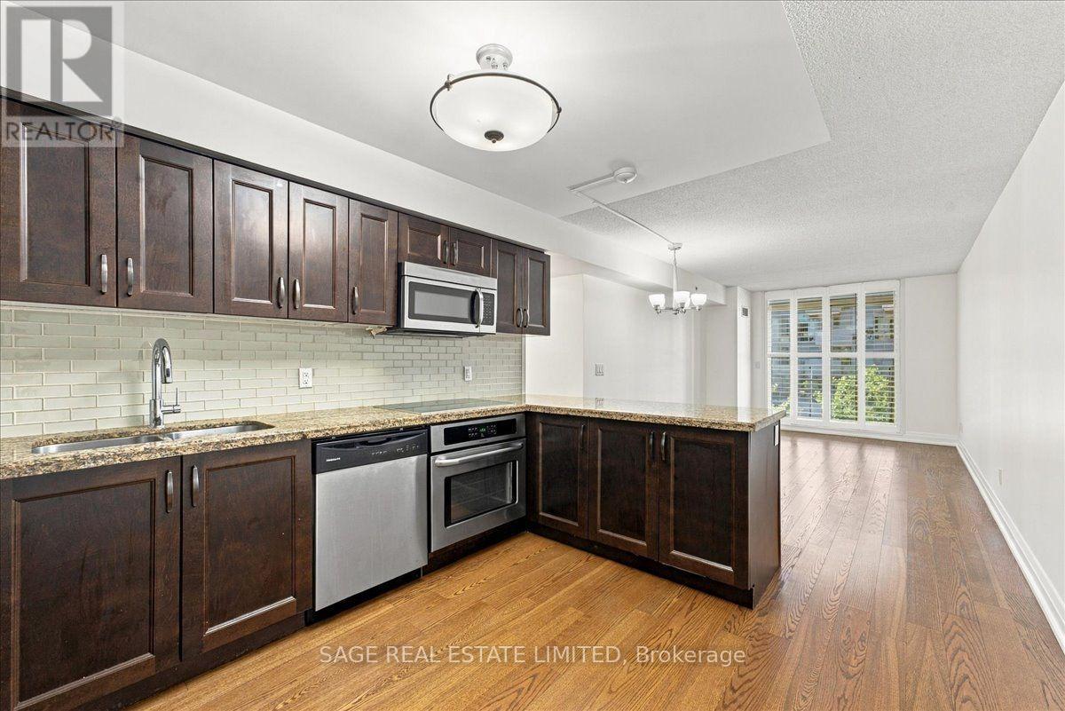 W204 - 565 Wilsom Avenue, Toronto (Clanton Park), Ontario  M3H 0C6 - Photo 4 - C13835214