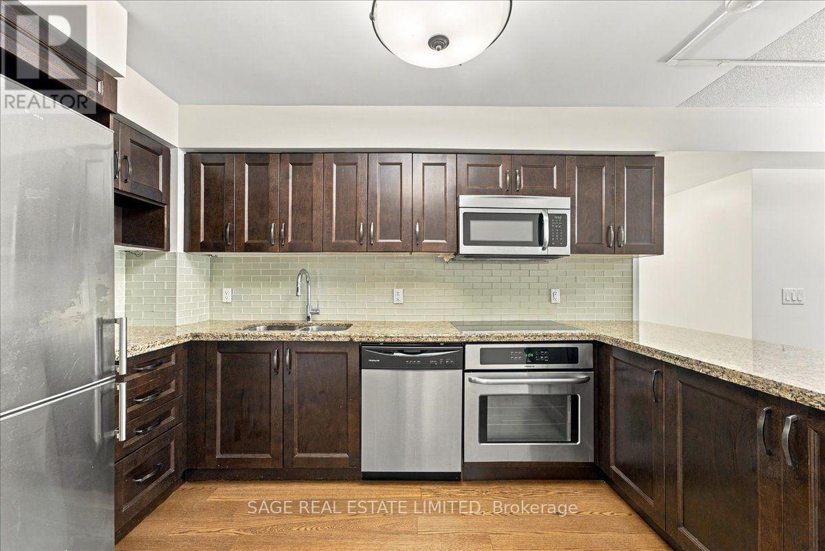 W204 - 565 Wilsom Avenue, Toronto (Clanton Park), Ontario  M3H 0C6 - Photo 5 - C13835214
