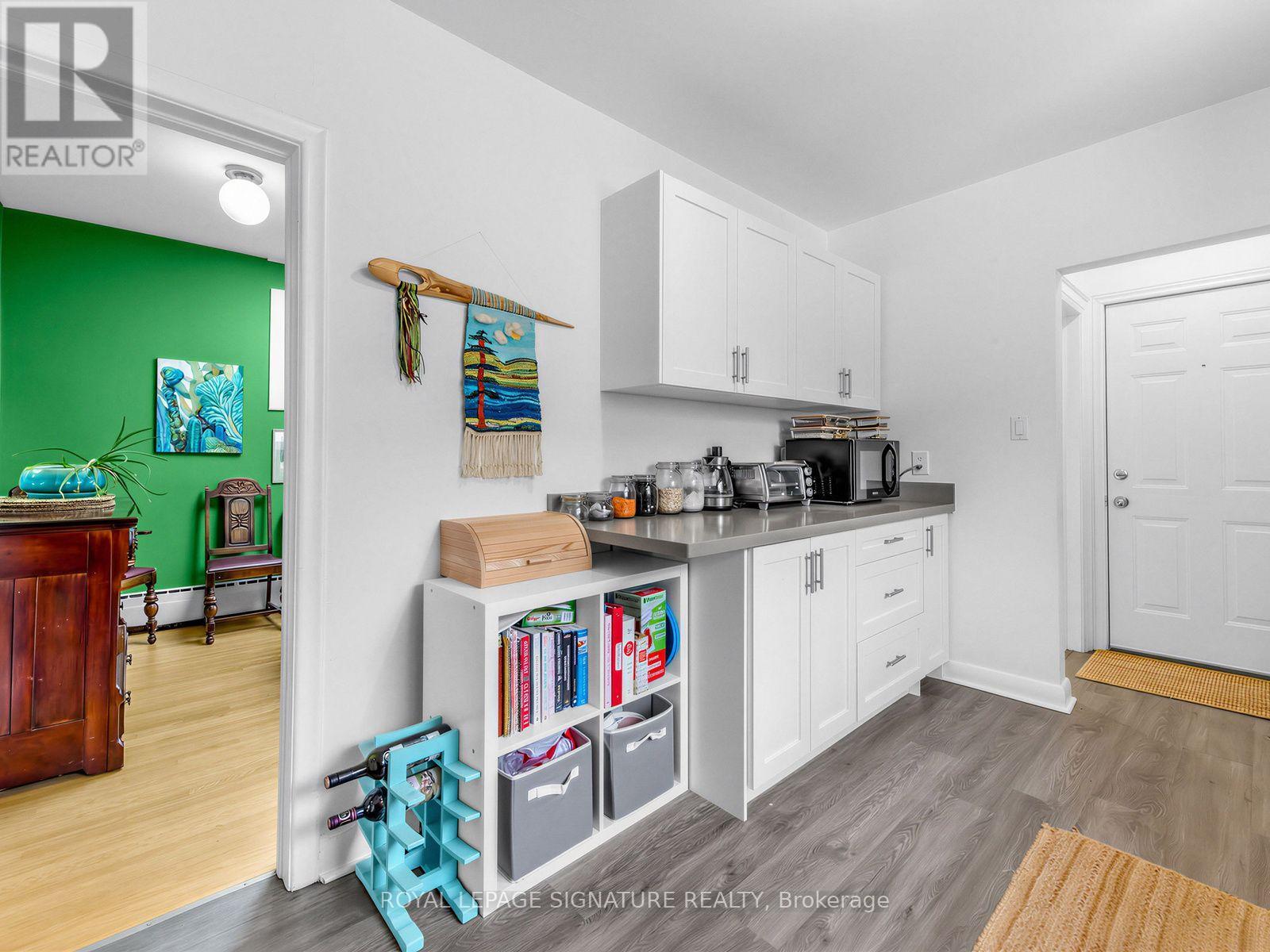 Upper - 277 Wychwood Avenue, Toronto (Humewood-Cedarvale), Ontario  M6C 2T6 - Photo 11 - C13835226