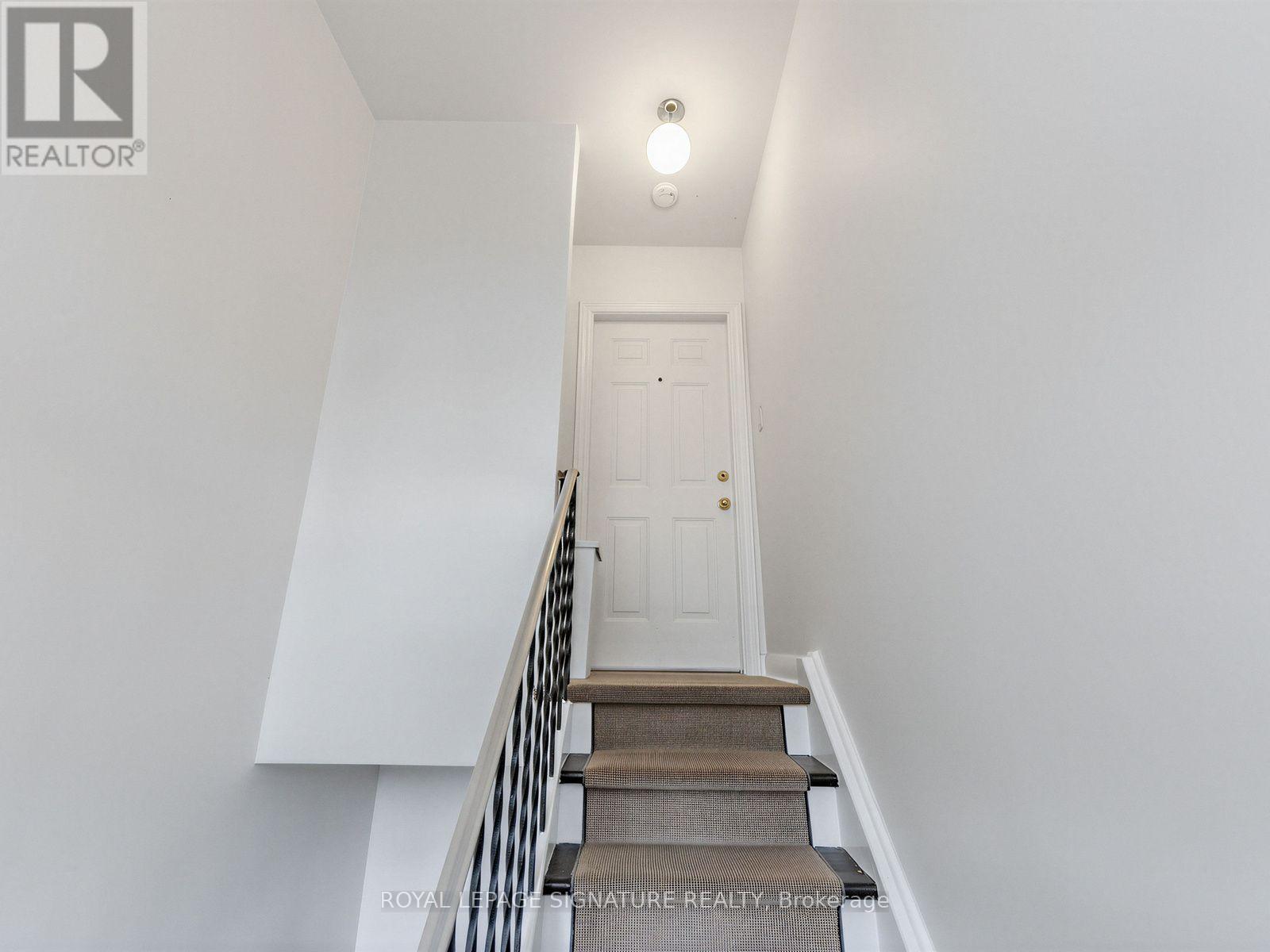 Upper - 277 Wychwood Avenue, Toronto (Humewood-Cedarvale), Ontario  M6C 2T6 - Photo 2 - C13835226