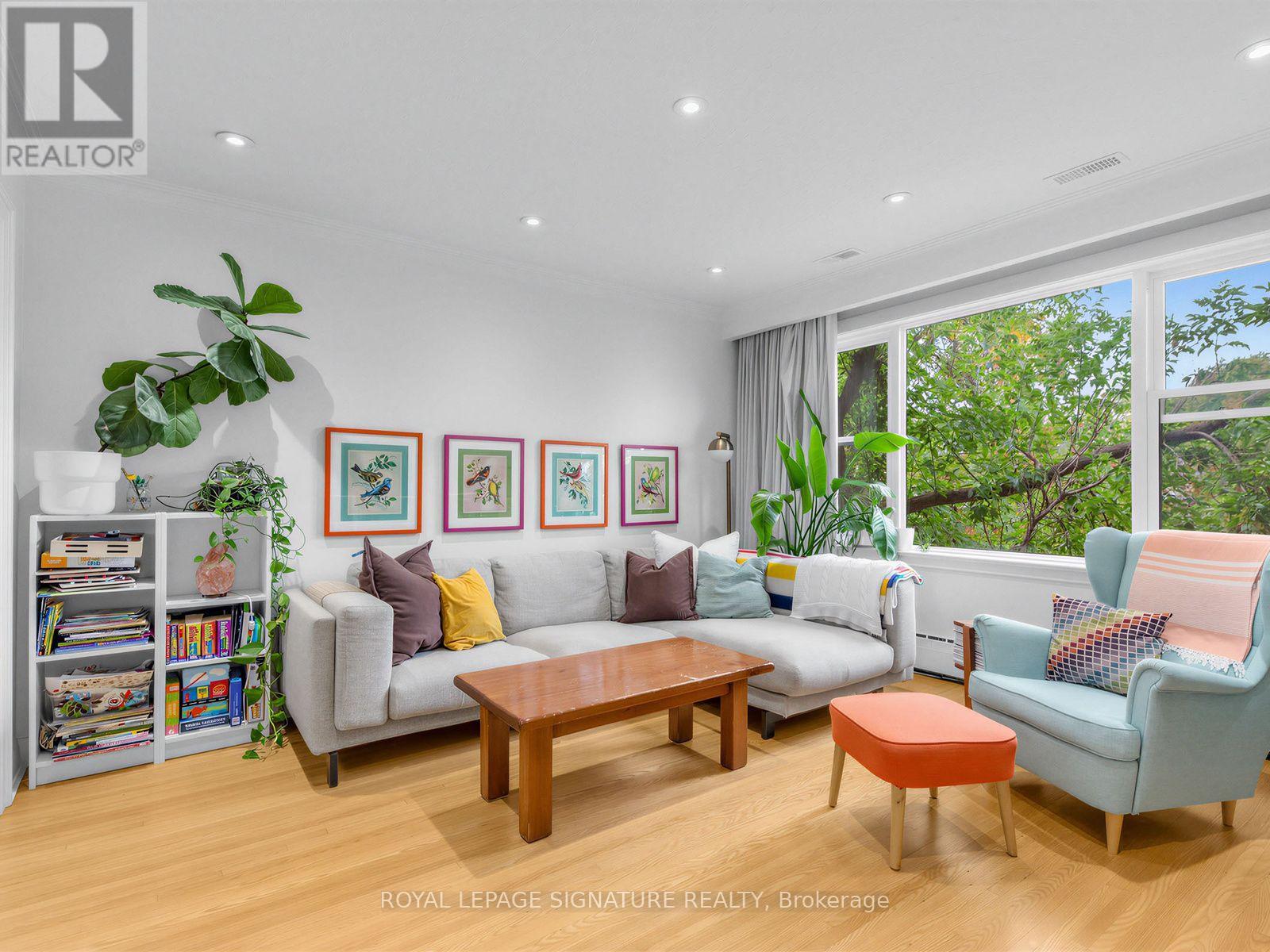 Upper - 277 Wychwood Avenue, Toronto (Humewood-Cedarvale), Ontario  M6C 2T6 - Photo 3 - C13835226